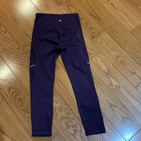 Old Navy Purple Leggings with pockets and reflective stripes xs - Picture 6 of 7